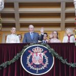 Don Juan Carlos en el Palco Real de Las Ventas acompañado por Cristina Cifuentes y la Infanta Elena