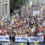 Imágen de las protestas contra los pisos turísticos en Barcelona