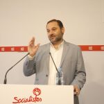 El portavoz del PSOE en el Congreso de los Diputados, Jose Luis Ábalos, durante la rueda de prensa que ha ofrecido en Valencia