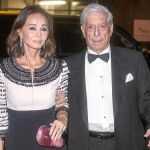 La pareja, cuya relación no fue bien acogida en el país andino, afronta su primera visita a la patria del Nobel