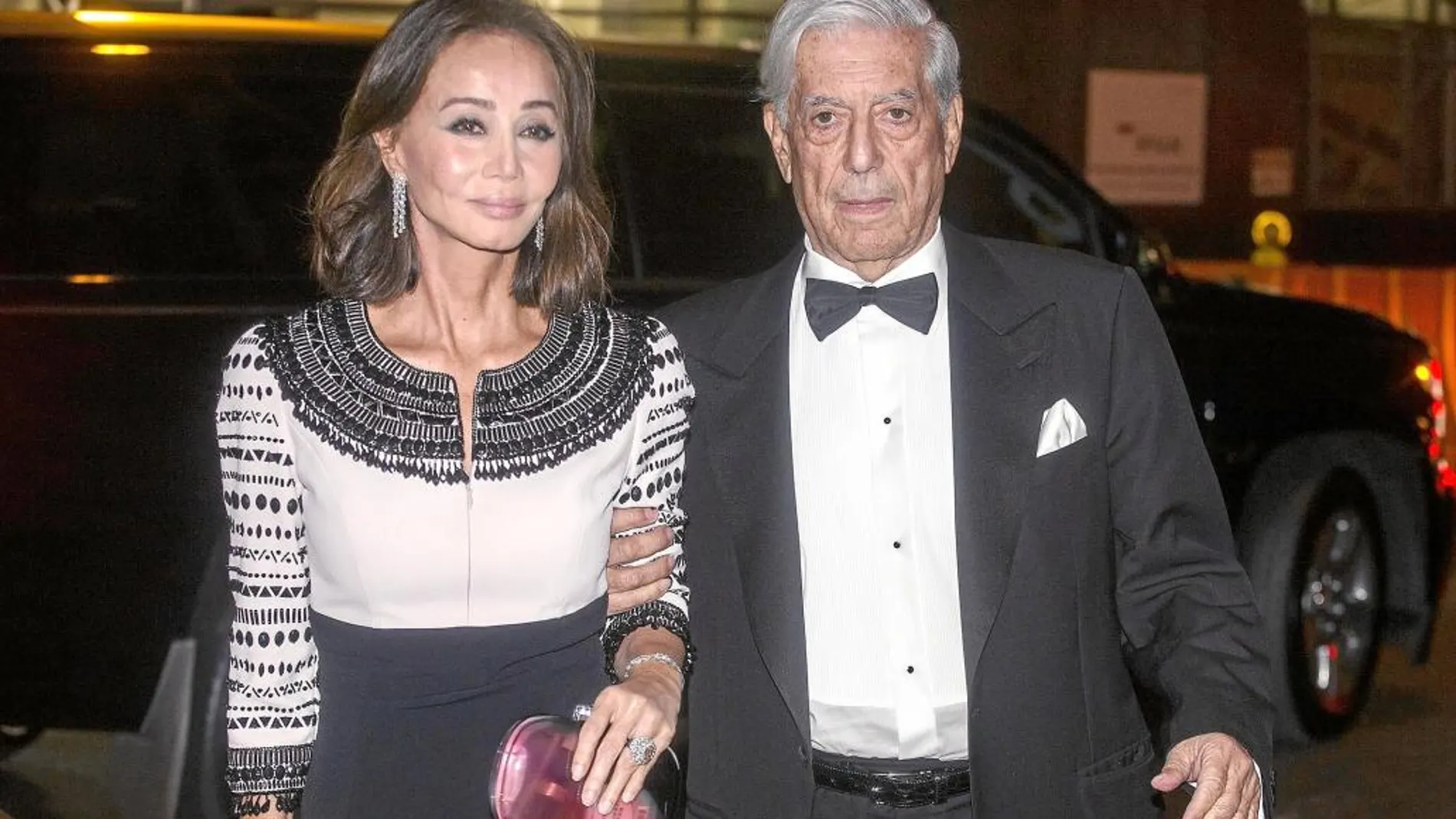 La pareja, cuya relación no fue bien acogida en el país andino, afronta su primera visita a la patria del Nobel