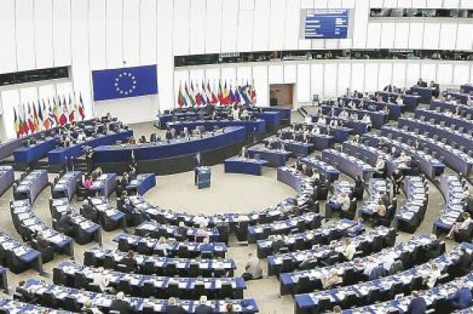 La modificación de la ley electoral aprobada ayer por el Pleno de la Eurocámara no entrará en vigor hasta las elecciones europeas de 2024 / Efe