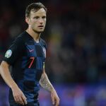 Rakitic durante un partido con Croacia