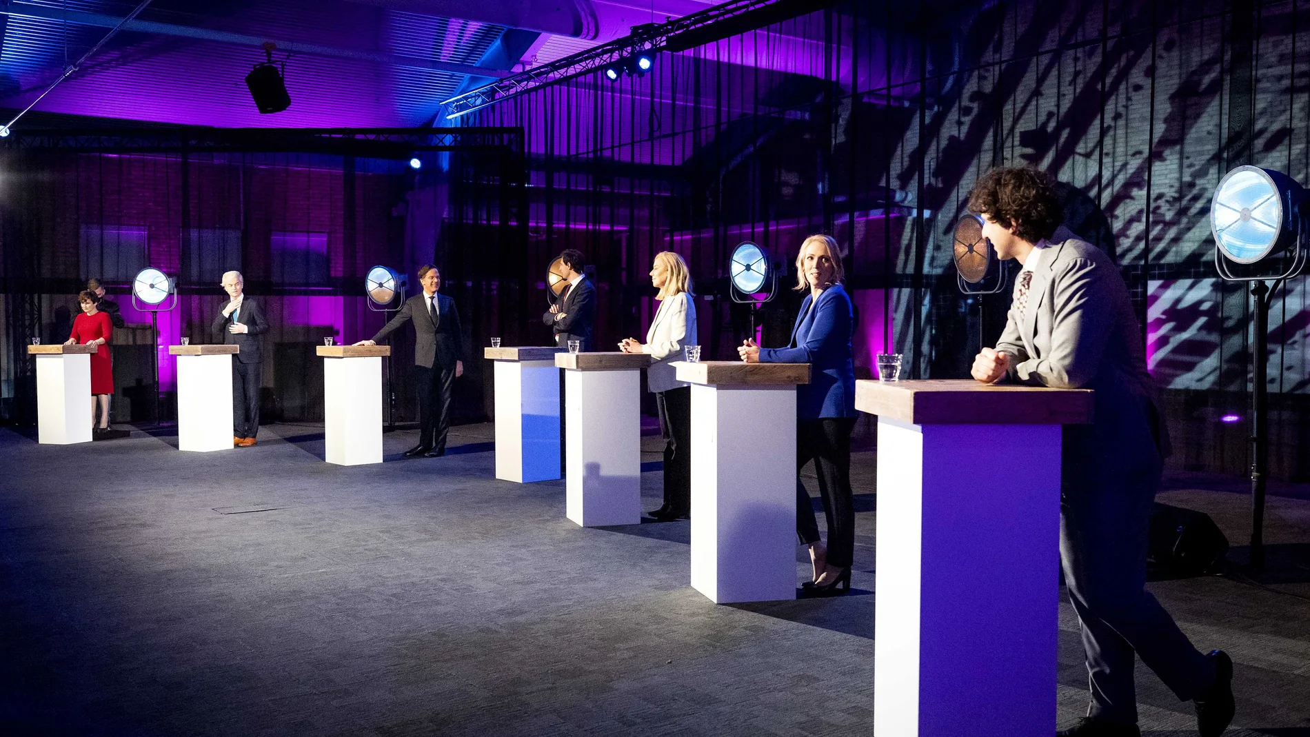Los líderes de los siete mayores partidos holandeses participan el sábado en un debate electoral en Den Bosch