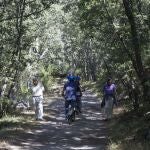 Bicis y coches electricos en el parque natural del lago de sanabria