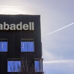  Fotografía de archivo, de la sede corporativa del Banco Sabadell en Sant Cugat del Vallés (Barcelona).