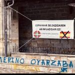 Imagen de la pintada contra la selección española en la Basílica de la Concepción en Elorrio.