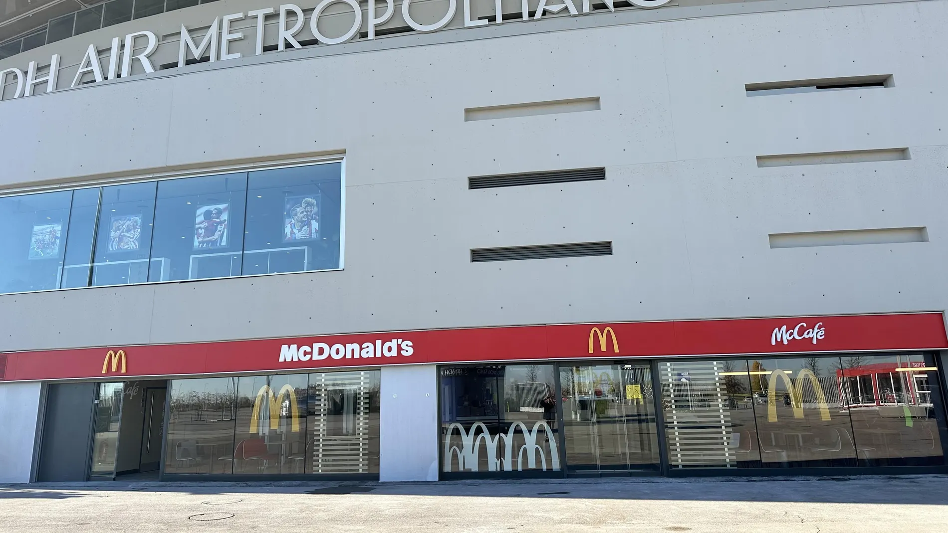 Nuevo establecimiento de McDonald's en el estadio Riyadh Air Metropolitano del Atlético de Madrid