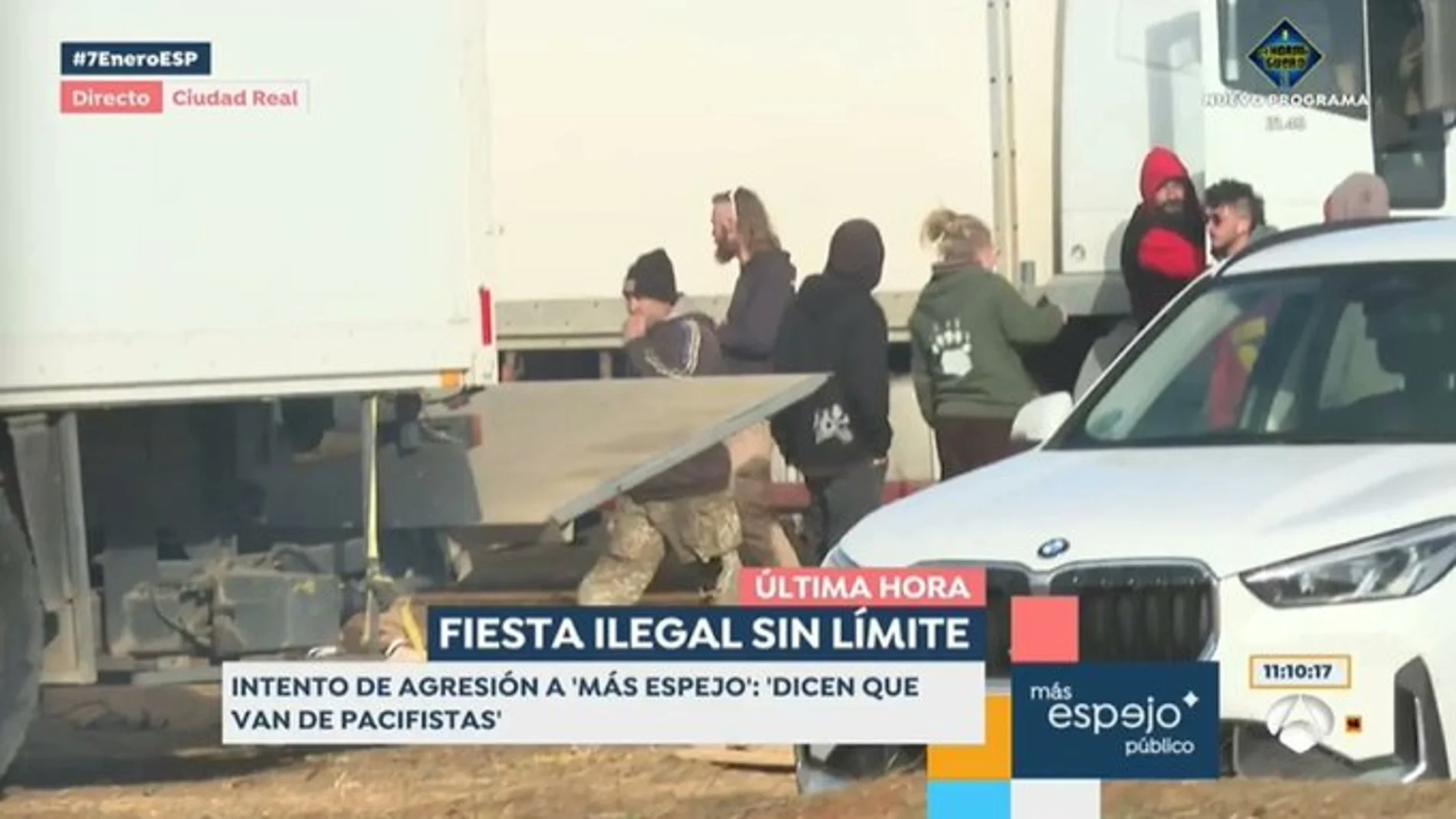 Agredido el equipo de "Espejo Público" en la rave de Ciudad Real: "Nos han tirado piedras y han intentado pinchar las ruedas del coche"