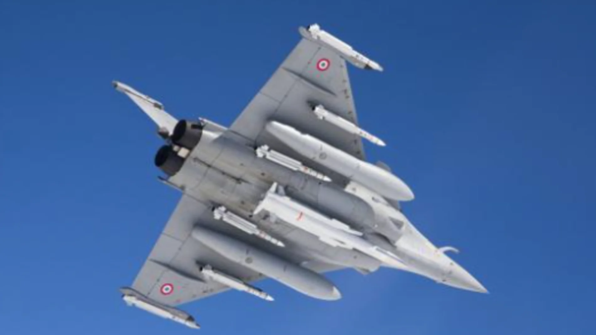 Un avión Dassault Rafale, un caza polivalente francés convertido en pilar clave de la "Force de Frappe", ya que puede llevar misiles nucleares ASMP-A