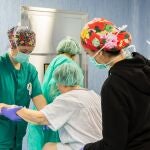 ¿Qué porcentaje de mujeres trabajan en el Servicio Andaluz de Salud?
