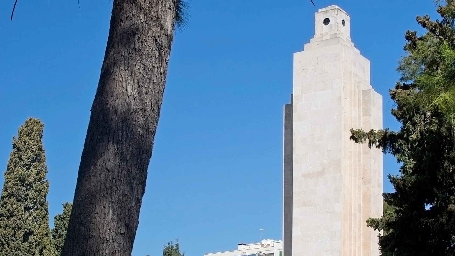 El monumento al 'Baleares', en el centro de Palma.
