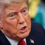 Trump califica a la universidad de Harvard como una "institución antisemita de extrema izquierda"