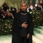 Lewis Hamilton en la Met Gala 2024 en Nueva York.