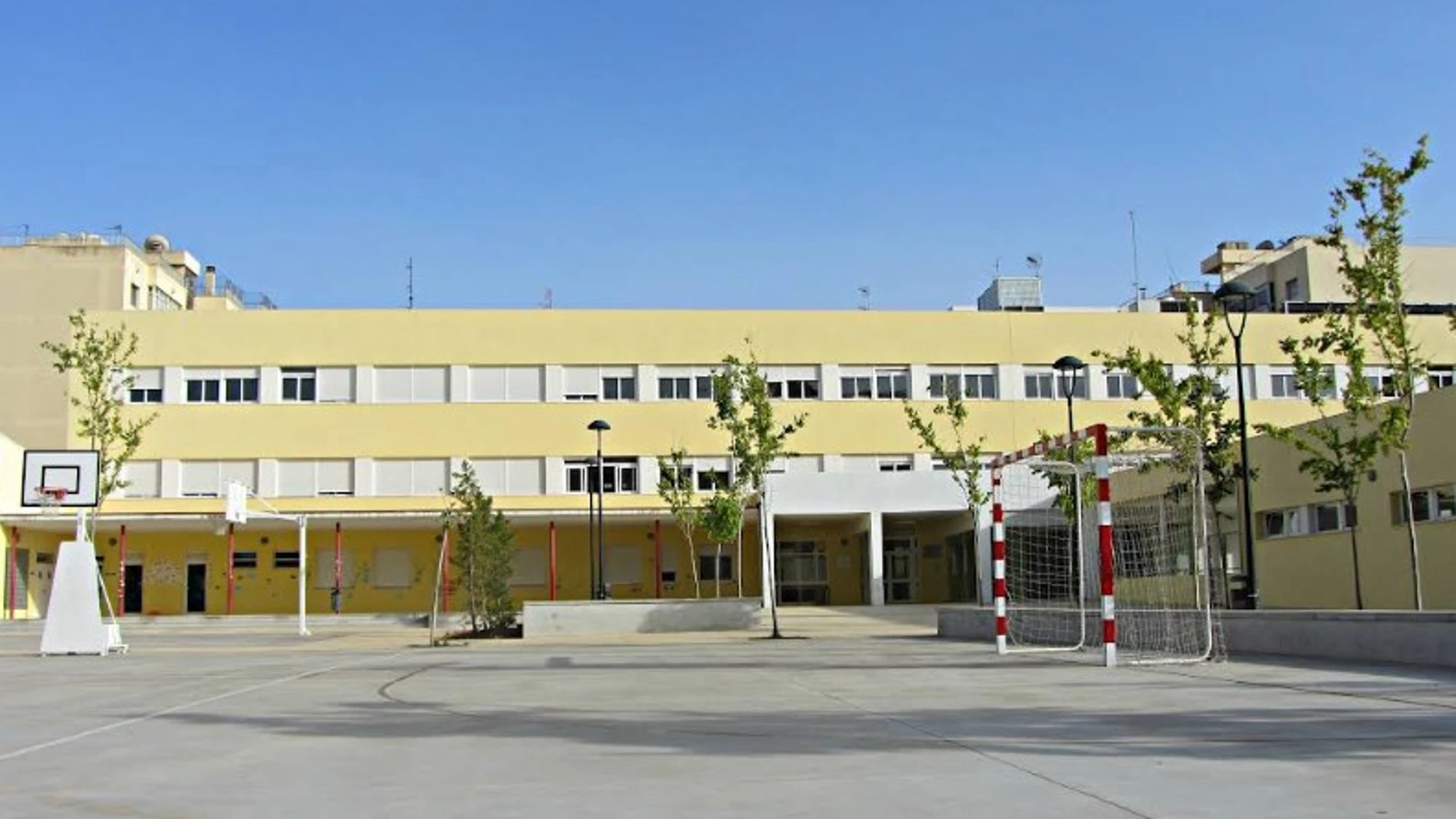 Muere jugando al básquet un adolescente de 14 años en Ibiza