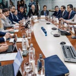 Sara Aagesen y Beatriz Corredor asisten a la reunión del Comité para el análisis de la crisis eléctrica en la sede de Red Eléctrica de España