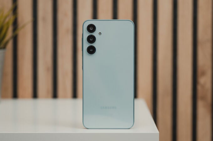 Samsung Galaxy A16, buen diseño, batería y cámaras
