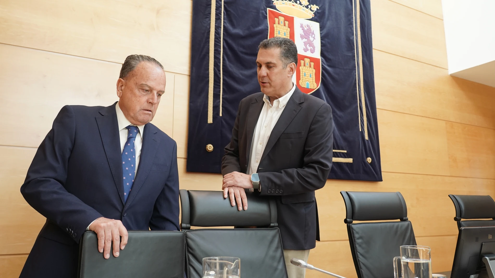 Mario Amilivia durante su comparecencia en las Cortes regionales