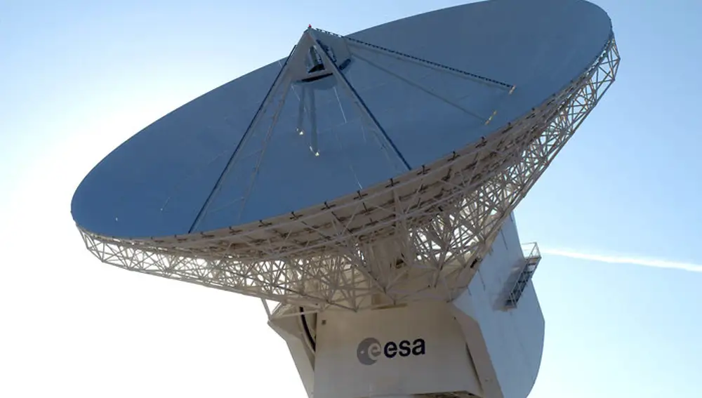 Una antena en la estación de la ESA en Cebreros