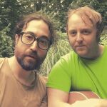 Sean Ono Lennon y James McCartney, en una foto que se ha hecho viral en las redes
