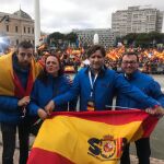 La secretaria general del SUP, Mónica Gracia con algunos miembros del sindicato policial