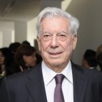 El escritor Mario Vargas Llosa