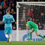 El remate de Messi al palo