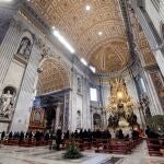 Misa del Domingo de Ramos oficiada por el Papa en el interior de la basílica de San Pedro del Vaticano