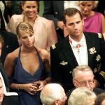 El príncipe Felipe y Eva Sannum, en la boda del príncipe Haakon de Noruega y Mette Marit.Aleksander Nordahl / Dagbladet / All Over Press / © KORPA25/08/2001OSLO *** Local Caption *** 250801: Royal Palace Oslo:HRH Crownprince Haakon and HRH Crown Princess Mette-Marit dancing while Eva Sannum is talking to Crown Prince FelipePhoto: Aleksander Nordahl / Dagbladet /ALL OVER PRESS Norway (POOL)
