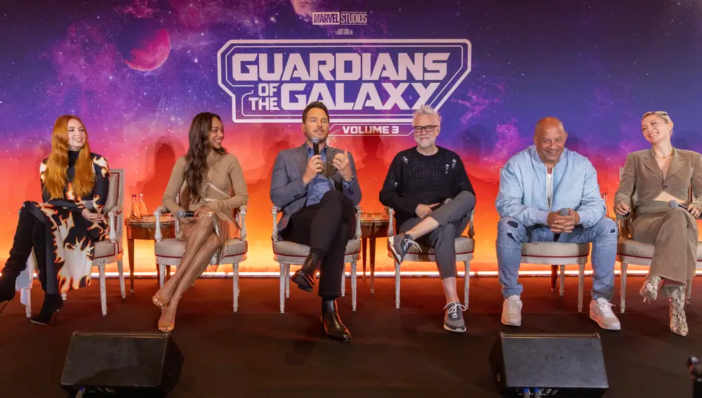 James Gunn y el reparto de "Guardianes de la Galaxia Vol. 3" en la rueda de Prensa de París