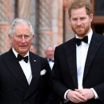 El príncipe Harry con el Rey Carlos III