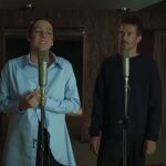 Vetusta Morla y Valeria Castro, en el videoclip de "El amor de Andrea"