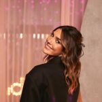 Anna Padilla y el look infalible para días de lluvia.