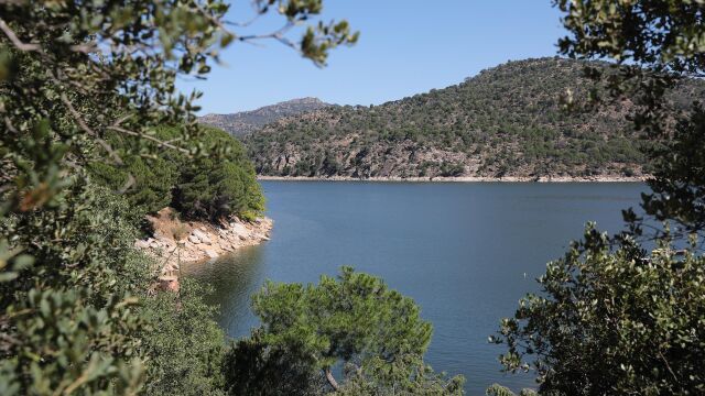 Imagen del pantano de San Juan (Madrid)