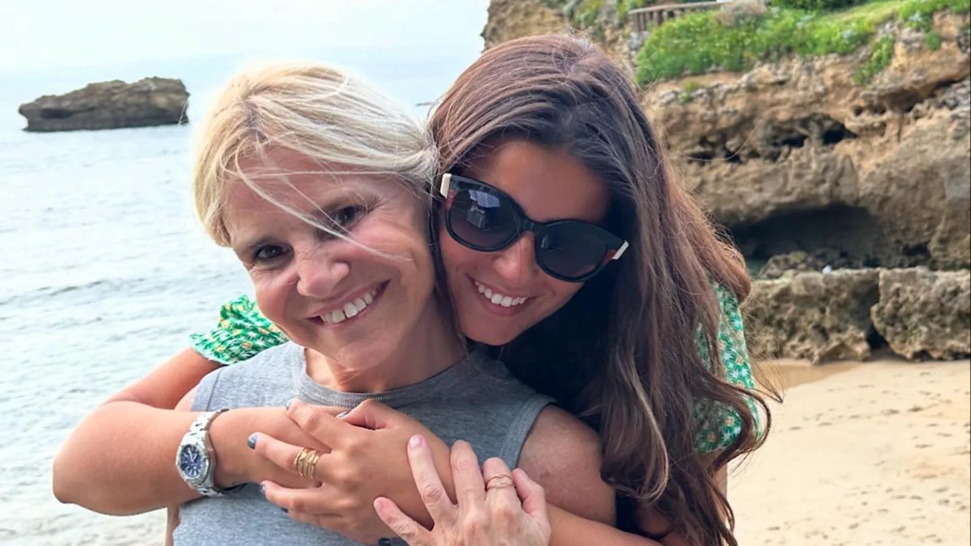 Eugenia Martínez de Irujo y Tana Rivera durante su escapada familiar al norte de España