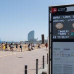 Aviso de calor en una marquesina en Barcelona 
