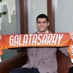 Sólo falta el toro. Un pasodoble y un mensaje en turco, así ha anunciado el Galatasaray el fichaje de Morata