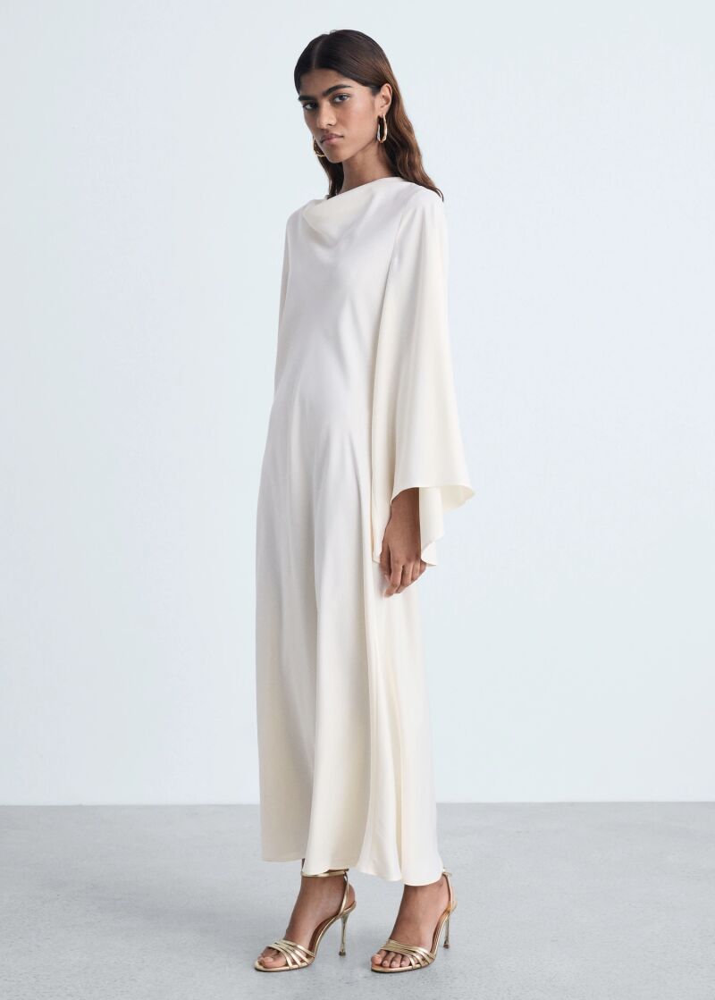Vestido satinado.