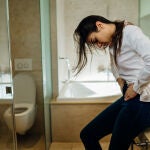 Puede llegar a limitar seriamente la vida cotidiana y la calidad de vida de quienes la padecen