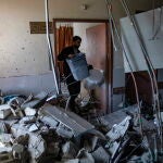 Israeli army strikes Nasser Hospital in Khan Yunis