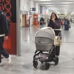 Anabel Pantoja, David Rodríguez y Alma, su hija, llegan a Sevilla