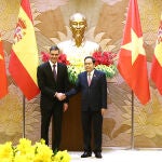 Pedro Sánchez se reúne con el presidente de la Asamblea Nacional de la República Socialista de Vietnam, Tran Thanh Man